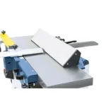 Dégauchisseuse Raboteuse arbre hélicoïdal Bernardo AD 260 S 230v - La grande surface du long guide.