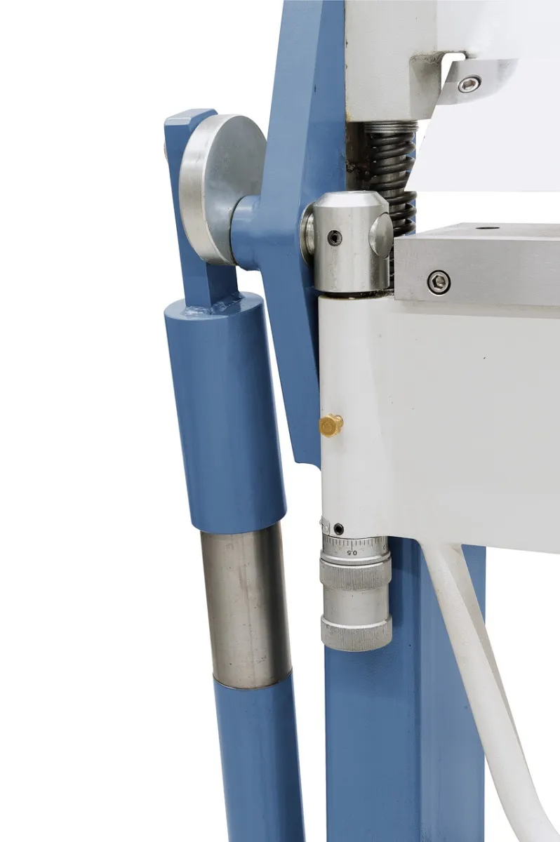 Plieuse manuelle Bernardo TB 2060 06