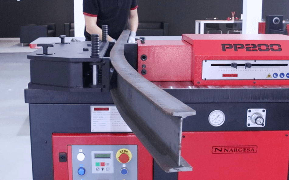 Presse plieuse hydraulique horizontale Nargesa PP200CNC